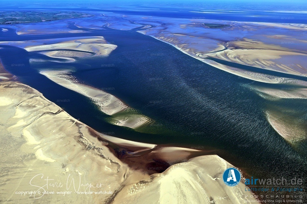 Halligen-Inseln-Weltnaturerbe-Wattenmeer-Mai-23-airwatch-wagner-240A3069 | Entdecken Sie atemberaubende Luftbilder und Fotografien auf airwatch.de - Tauchen Sie ein in eine Welt voller faszinierender Aufnahmen aus der Vogelperspektive.