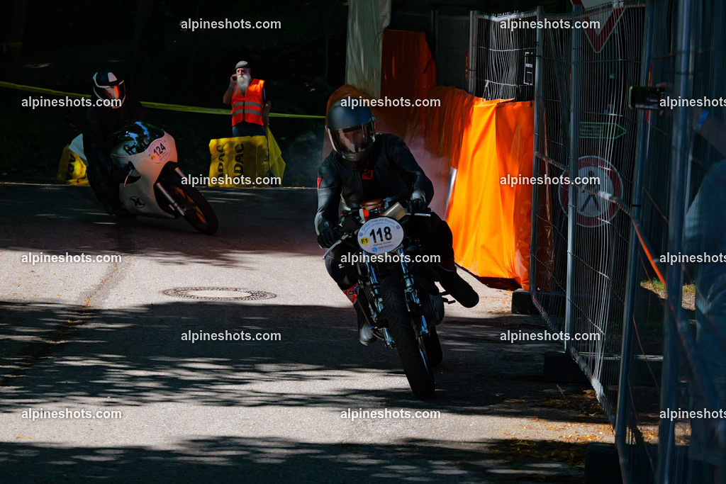 P1026372 | Erleben Sie atemberaubende, hochqualitative Fotos Ihrer Fahrt entlang der malerischen Alpenstraßen. Besuchen Sie alpineshots.com, um professionelle Aufnahmen Ihrer unvergesslichen Reise zu finden und zu kaufen - Realisiert mit Pictrs.com