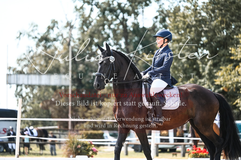 DSC_5373 | Pferde- und Turnierfotografie in Westsachsen. Pferdeportraits, Auftragszeichnungen und intuitive Kunst.