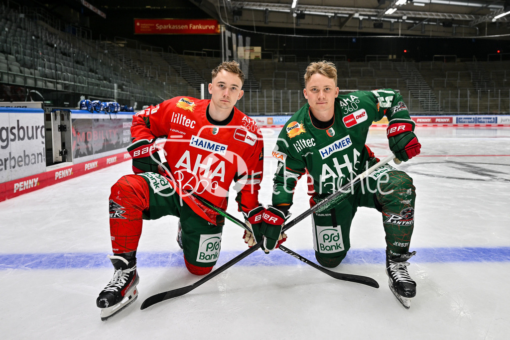 Augsburger Panther 2025/26 | im Bild Moritz ELIAS (Augsburger Panther #46) und Florian ELIAS (Augsburger Panther #67) auf dem Eis / Media Day Augsburger Panther: Curt-Frenzel Stadion am 06.08.2025