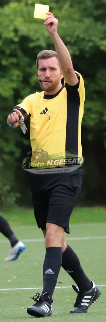 SC Bünde - BV 21 Stift-Quernheim | Auf dem Bild zu sehen: Schiedsrichter: Philipp MiskaSC Bünde, BV 21 Stift-Quernheim, Fistelmann Supercup, Hunnebrock, Deutschland  - Realisiert mit Pictrs.com