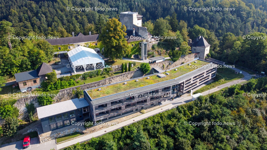 Bad Kreuzen_ 11.09.2023-3 | 11.09.2023, Bad Kreuzen, AUT, Bad Kreuzen, im Bild Burg Kreuzen, Gaestehaus Schatzkammer

Die Burg Kreuzen ist eine Felsenburg in der Naehe des Kurortes Bad Kreuzen im Bezirk Perg in Oberoesterreich
Quelle: Wikipedia

Drohne