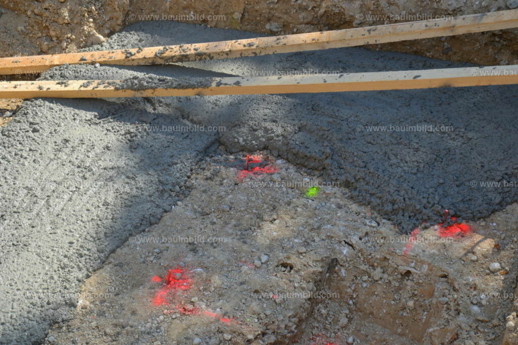 bib-lg04-betonarbeiten-0023 | Nach LV-Leistungsgruppen sortierte Detailfotos über den Bau eines Hauses. Alle Hausbau-Bilder direkt vom Urheber und Autor der Website Haus-Selber-Bauen.com