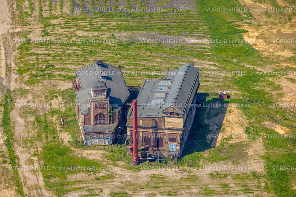 Duesseldorf240501133 | Luftbild, Glasmacherviertel, historische Sehenswürdigkeit, Baustelle mit Neubau für grünes und urbanes Quartier, ehemals Gerresheimer Glashütte, alte Zechengebäude, Gerresheim, Düsseldorf, Rheinland, Nordrhein-Westfalen, Deutschland
