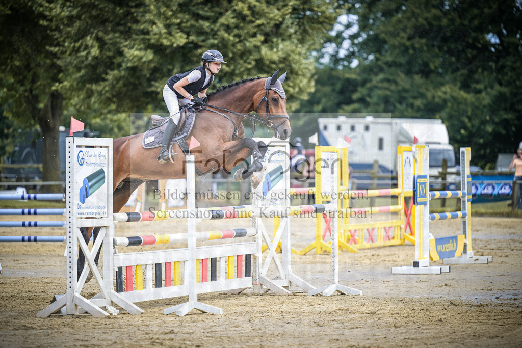 DOS_3807 | Entdecke hochwertige Reitturnierfotos von Foto Oger. Professionell, emotional und authentisch – jetzt Lieblingsmomente im Shop bestellen.Deutschlandweite Turnierfotografie. - Realisiert mit Pictrs.com
