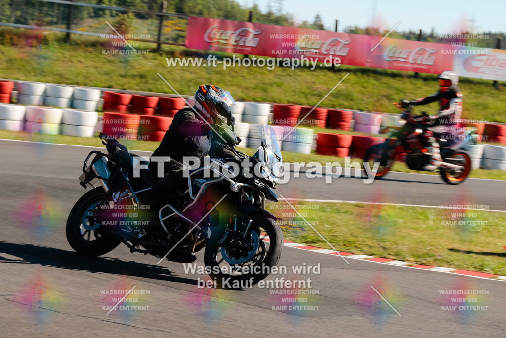 Moto-TeamOBK-21356 | Hier findet Ihr Bilder von Touristenfahrten auf der Nürburgring Nordschleife oder von anderen Veranstaltungen die ich besucht habe. Viel Spass beim Durch Schauen 