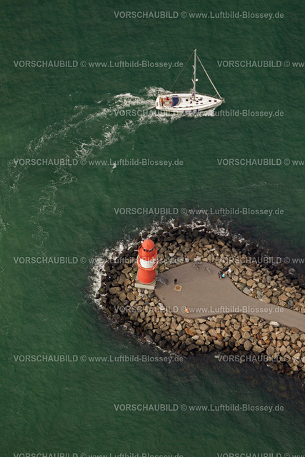 Warnemuende12082354 | Backbord Molenfeuer Warnemünde mit Segelboot,  Rostock,  Ostsee, Ostseeküste, Mecklenburg-Vorpommern, Deutschland, Europa