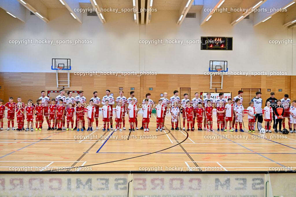 VSV Unihockey vs. KAC Floorball 4.2.2023 | KAC Floorball Mannschaft, Einlauf mit Nachwuchs 