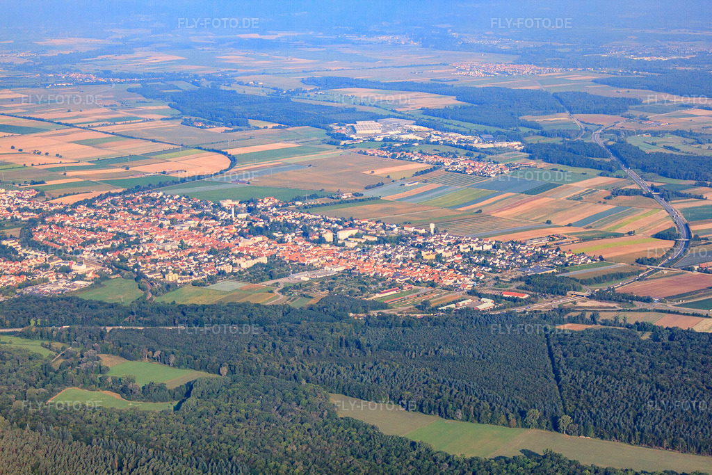 Luftbild: Stadtübersicht von Südosten in Kandel im Bundesland Rheinland-Pfalz in Deutschland. Foto: IMG_52929.jpg vom 05.09.2012 durch Werner Riehm/FLY-FOTO.de