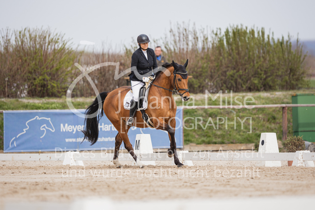 230410_Frühlingsfest_A-Dressur-430 | Deine schönsten Turniermomente als professionelle Fotos! Entdecke hochwertige Pferdesport-Fotografie im Online-Shop. Jetzt Fotos finden & bestellen!