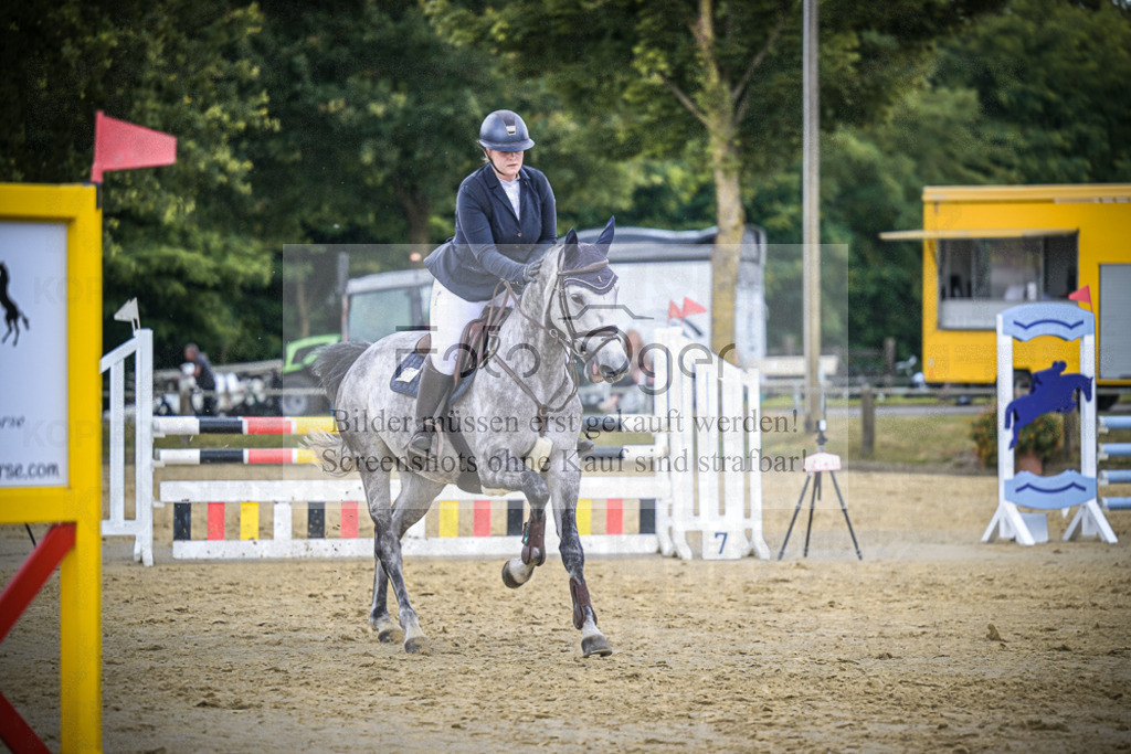 DOS_9512 | Entdecke hochwertige Reitturnierfotos von Foto Oger. Professionell, emotional und authentisch – jetzt Lieblingsmomente im Shop bestellen.Deutschlandweite Turnierfotografie. - Realisiert mit Pictrs.com