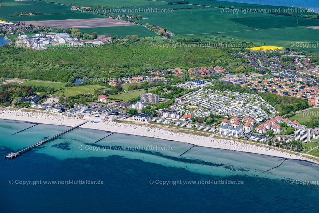Grossenbrode_ELS_4513150522 | GROßENBRODE 15.05.2022 Ortsansicht an der Meeres-Küste der Ostsee in Großenbrode im Bundesland Schleswig-Holstein. // Townscape on the seacoast of Baltic Sea in Grossenbrode in the state Schleswig-Holstein. Foto: Martin Elsen