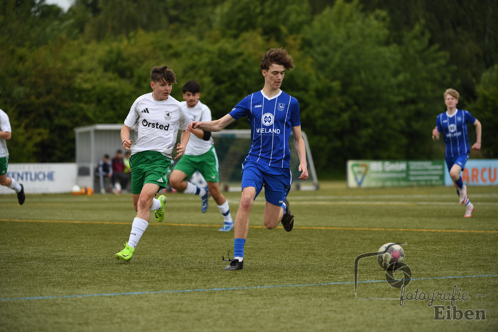 FC Rastede-JSG Esens/Dornum | B-Jugend Bezirksliga; FC Rastede (blau)-JSG Esens/Dornum (weiß) am 24.05.2025 in Rastede (Sportanlage Kötterswegs), Photo: Philip Eiben 2025 - Realisiert mit Pictrs.com