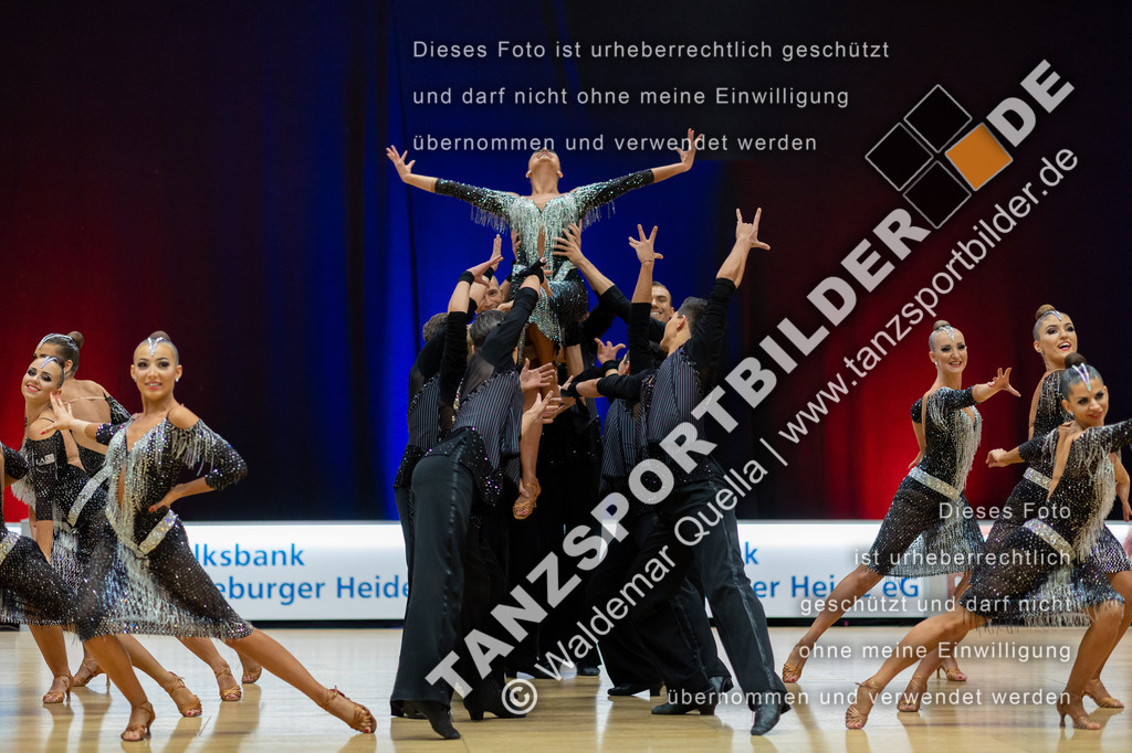 20230115-00075 | Hier finden Sie Tanz Bilder vom Latein und Standard Formationen tanzen. Sportbilder vom Tanzsport. Schöne Fotos und von Weltmeisterschaft, Europameisterschaft, Bundesliga, Regionalliga, Oberliga und Landesliga sowie von GOC Stuttgart, DanceComp, WM Bremen