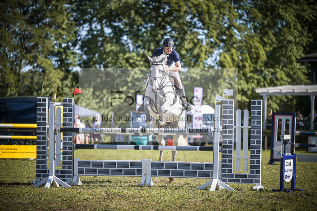DOS_0727 | Entdecke hochwertige Reitturnierfotos von Foto Oger. Professionell, emotional und authentisch – jetzt Lieblingsmomente im Shop bestellen.Deutschlandweite Turnierfotografie. - Realisiert mit Pictrs.com