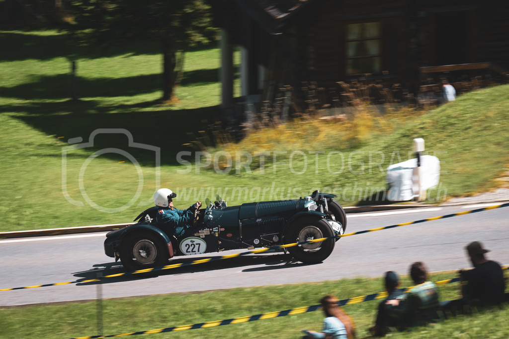 21. Arosa ClassicCar 2025 - 6. =September= 2025 | Martin Siebenmann aus Zumikon (SUI) in einem Riley TT Sprite aus dem Jahre 1931 mit Startnummer 227 am Arosa ClassicCar 2025 in der Kategorie Classic Trophy..@arosaclassiccar, @arosa.official, #arosaclassiccar, #arosa, #76curves, #classiccarBild: Sportfotografie Markus Aeschimann | www.markus-aeschimann.ch - Realisiert mit Pictrs.com