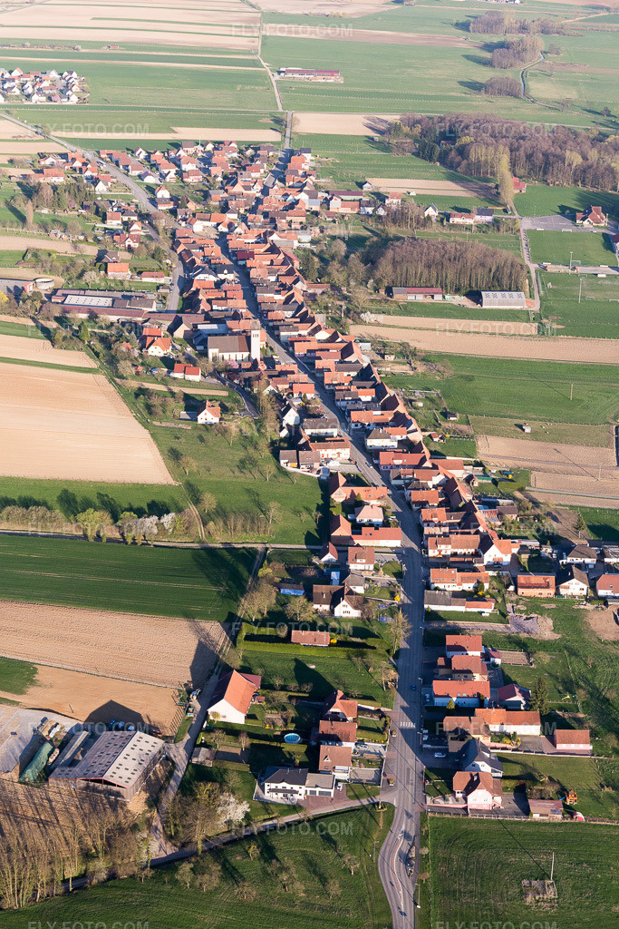 Aerial view: View of the town in Oberrœdern in the state Bas-Rhin, France.Photo: IMG_097804.jpg taken on 03/27/2017 by Werner Riehm/FLY-FOTO.comResolution of the original: 3648 x 5472 px