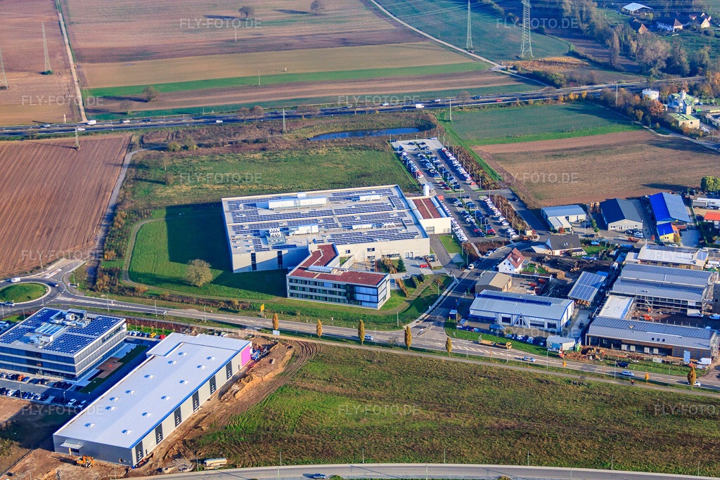 Luftbild: DBK David + Baader GmbH in Rülzheim im Bundesland Rheinland-Pfalz in Deutschland. – Foto: IMG_61105.jpg vom 18.11.2013 durch Werner Riehm/FLY-FOTO.de – Auflösung des Originals: 4752 x 3168 px – DBK Gruppe - Ihr Partner rund ums Heizen & Kühlen