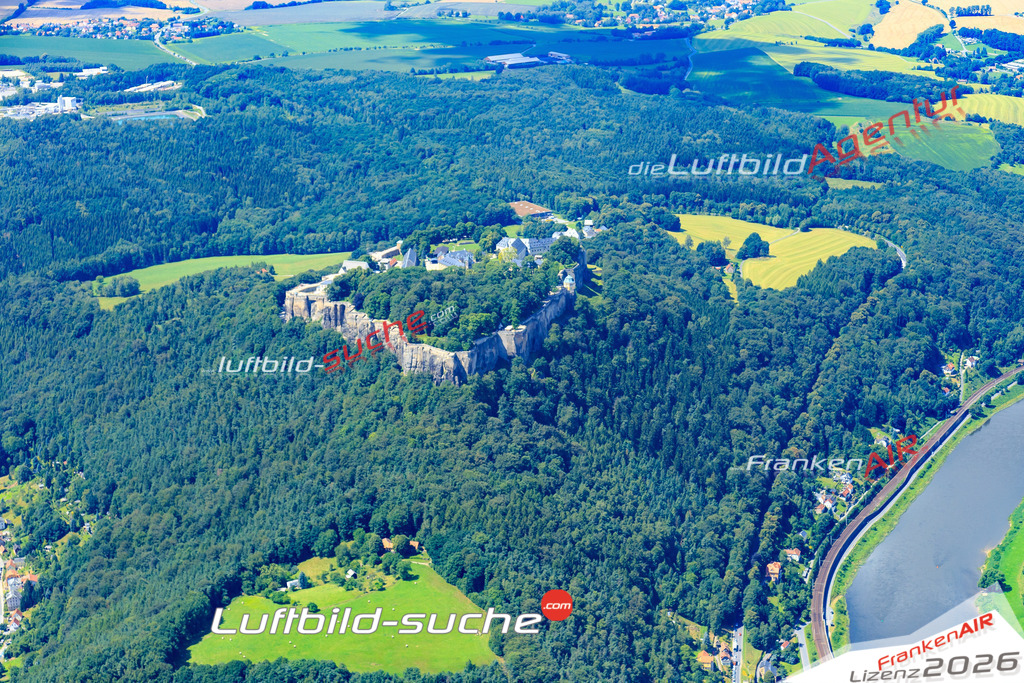 Die Luftaufnahme Festung-koenigstein - Königstein wurde vom UL-Flugzeug (keine Drohne) aus fotografiert.Hohe Druck- Auflösung-die Geschenkidee!