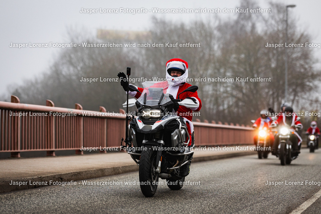 X-Mas Ride I Kiel I 2025 | Jasper Lorenz Fotografie - Realisiert mit Pictrs.com