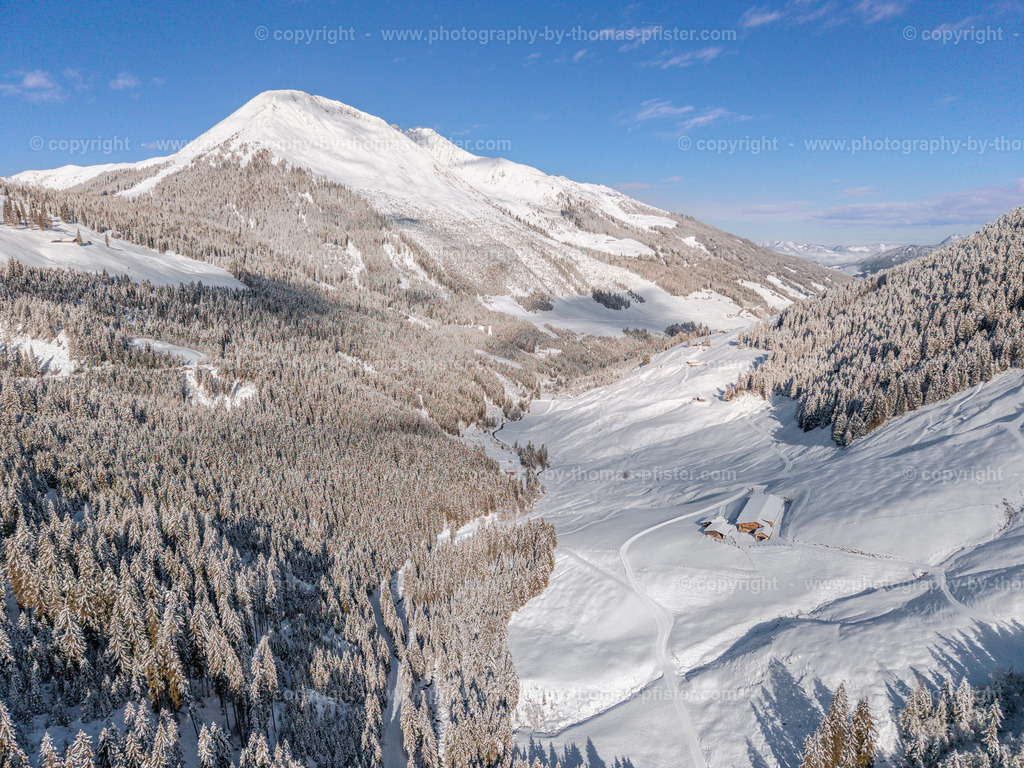  Hochfügen Winterwanderweg copyright  Thomas Pfister-4 | PHOTOGRAPHY BY THOMAS PFISTER