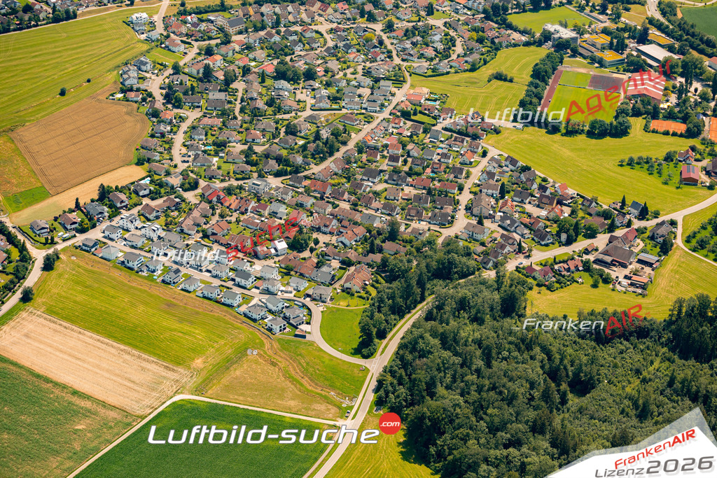 Das Luftbild zeigt :  Baindt - Die Luftaufnahme wurde 2024 vom UL-Flugzeug aus erstellt ( keine Drohne ) - Hochauflösende Luftaufnahme - Für grossformatige Ausdrucke geeignet. Die Geschenkidee !Mit Lizenz und Bildrechte bestellbar