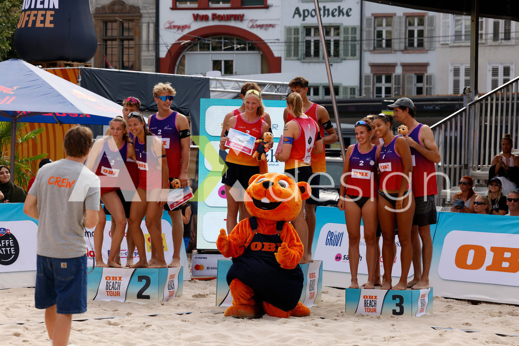 Obi BeachTour 2026 - Basel | BASEL, SWITZERLAND - JULY 19: MURIEL BOSSART (SUI) and LINDA ABBÜHL (SUI), ELENA CSONTOS (SUI) and FANNY DEECKE (SUI), ZOÉ FLÜCKIGER (SUI) and NADINE DEMIERRE (SUI), LEO DILLIER (SUI) and LUC EMANUEL FLÜCKIGER (SUI), FLORIAN BREER (SUI) and MATHIS KÄLIN (SUI), SIMON HAGENBUCH (SUI) and YVES HAUSSENER (SUI) during the Obi BeachTour 2026 celebration at Barfüsserplatz on July 19, 2026 in Basel, Switzerland. - Realisiert mit Pictrs.com