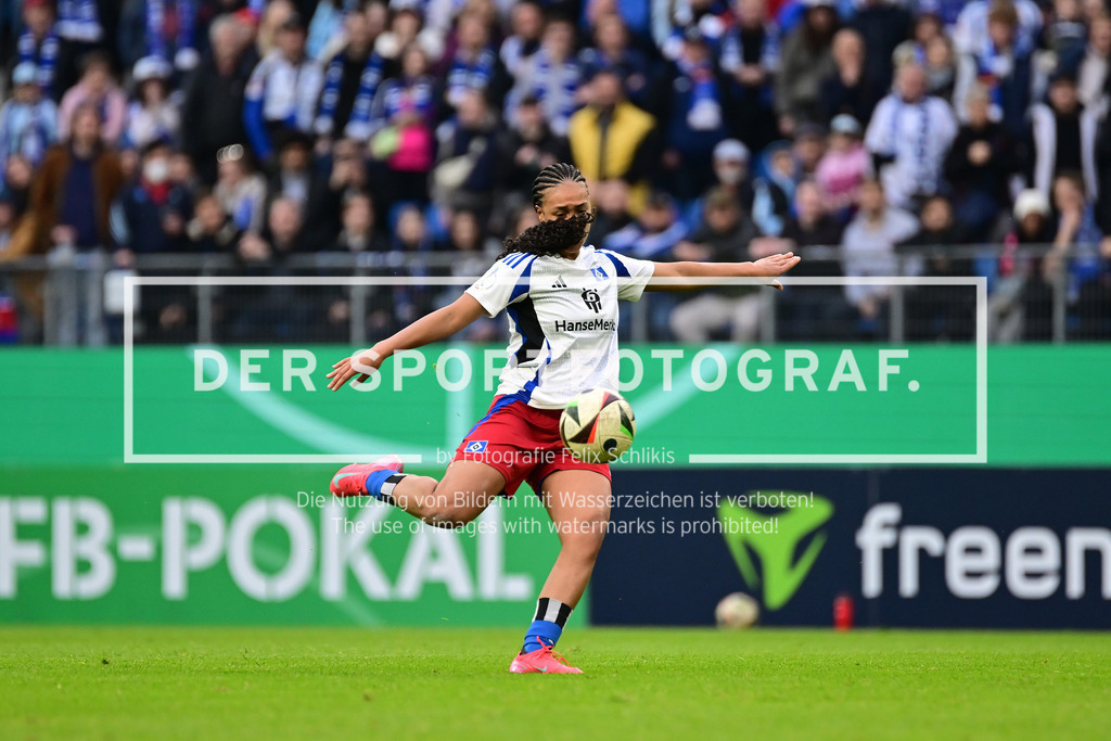 Fußball I Frauen I Saison 2024-2025 I DFB-Pokal I Halbfinale I Hamburger SV - SV Werder Bremen I 36003 | Der Sportfotograf. - Realisiert mit Pictrs.com