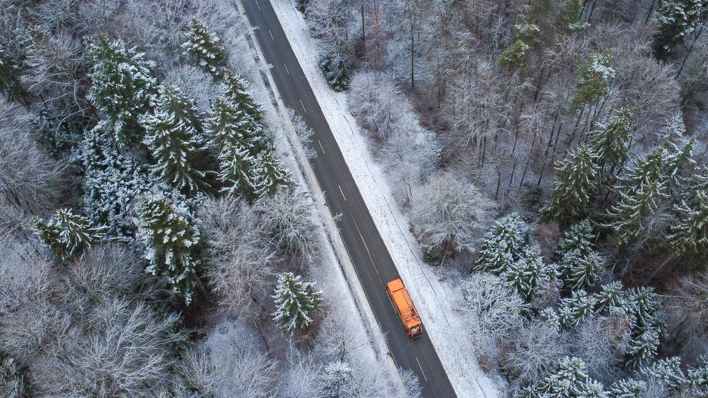 Schnee | Rutesheim - Leichter Schneefall bedeckte über Nacht die Wälder zwischen Rutesheim und Weissbach. - Realisiert mit Pictrs.com