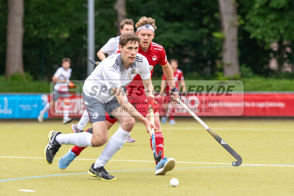 SFE_20250504_0109 | Köln, Deutschland, 04.05.2025:  Hockey 1. Bundesliga Herren Rot-Weiss Köln - Münchener SC im KTHC Stadion Rot-Weiss Köln Tennis and Hockey Club am 04.05.2025 in Köln, Deutschland. (Foto von Stephan Fehrmann)Köln, Germany, 04.05.2025: Hockey 1. Bundesliga Herren Rot-Weiss Köln - Münchener SC in KTHC Stadion Rot-Weiss Köln Tennis and Hockey Club at 04.05.2025 in Köln, Deutschland. (Foto from Stephan Fehrmann)