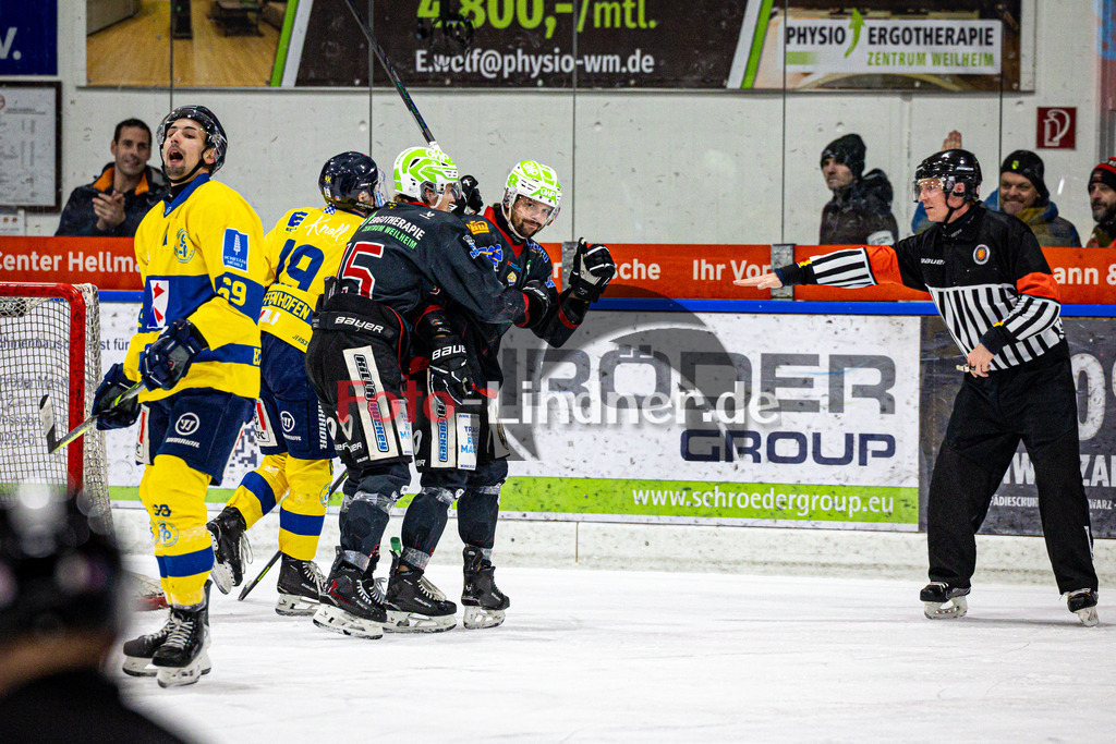 Peißenberg MINERS gegen EC Pfaffenhofen | Eishockey Bayernliga 2025/26 Vorrunde 25. Spieltag, Peißenberg MINERS gegen EC Pfaffenhofen, 20260109,Torjubel Dejan VOGL (MINERS 23),2026-01-09 in Peißenberg (flatbuy Arena Peißenberg), Dejan VOGL (MINERS 23)Copyright: WolfgangxLindner www.foto-lindner.de