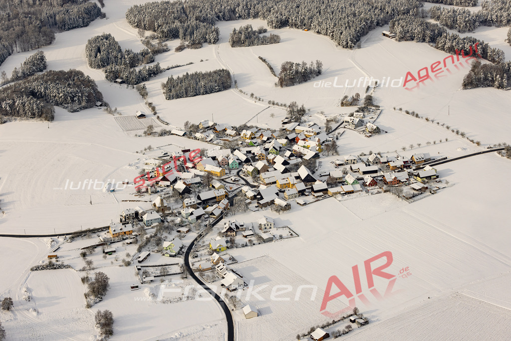 Das Luftbild zeigt : Gräfenhäusling Wattendorf - Die Luftaufnahme wurde 2023 vom UL-Flugzeug aus erstellt ( keine Drohne ) - Hochauflösende Luftaufnahme - Für grossformatige Ausdrucke geeignet. Die Geschenkidee !Mit Lizenz und Bildrechte bestellbar