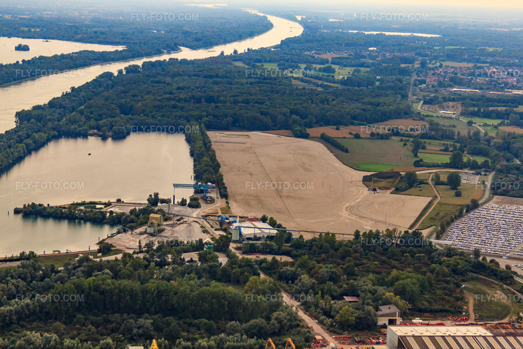 Aerial view: New Rhine Terminal Lauterbourg in Lauterbourg in the state Bas-Rhin, France. – Photo: IMG_53345.jpg taken on 09/23/2012 by Werner Riehm/FLY-FOTO.com – Resolution of the original: 4752 x 3168 px – Paris Terminal - La solution multimodale de référence
