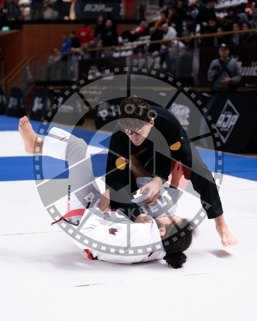 20241013PBB0535 | Athletes compete during the AJP Tour Europe Continental Jiu-Jitsu Amateurs & Masters Championship on October 13, 2024 in Almere near Amsterdam, Netherlands. © Chiara Dazi / photoblackbelt