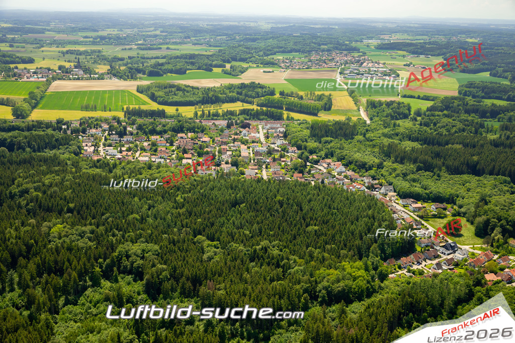 Das Luftbild zeigt  Geltendorf - Die Luftaufnahme wurde 2023 vom UL-Flugzeug aus erstellt ( keine Drohne ) - Hochauflösende Luftaufnahme - Für grossformatige Ausdrucke geeignet. Die Geschenkidee !Mit Lizenz und Bildrechte bestellbar
