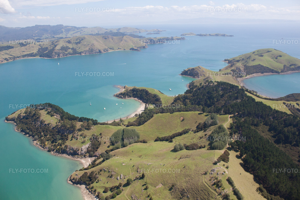 Aerial view: View of the town in Whanganui Island in the state Waikato, New Zealand. – Photo: IMG_55704.jpg taken on 01/12/2013 by Werner Riehm/FLY-FOTO.com – Resolution of the original: 4752 x 3168 px