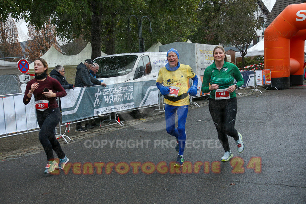 251130_1145_EX1_8620 | Sportfotografie im Rhein-Sieg Kreis, Köln, Bonn, NRW, Rheinland Pfalz, Hessen, etc. Unser Tätigkeitsfeld umfasst den Laufsport vom Volkslauf über den Marathon, Duathlon, Triathon bis zum Ultralauf wie Kölnpfad Ultra oder Schindertrail.