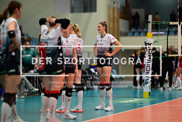 Volleyball I Frauen I Saison 2025-2026 I Bundesliga I 5. Spieltag I ETV Hamburger Volksbank Volleys - Dresdner SC I 08705 | Der Sportfotograf. - Realisiert mit Pictrs.com