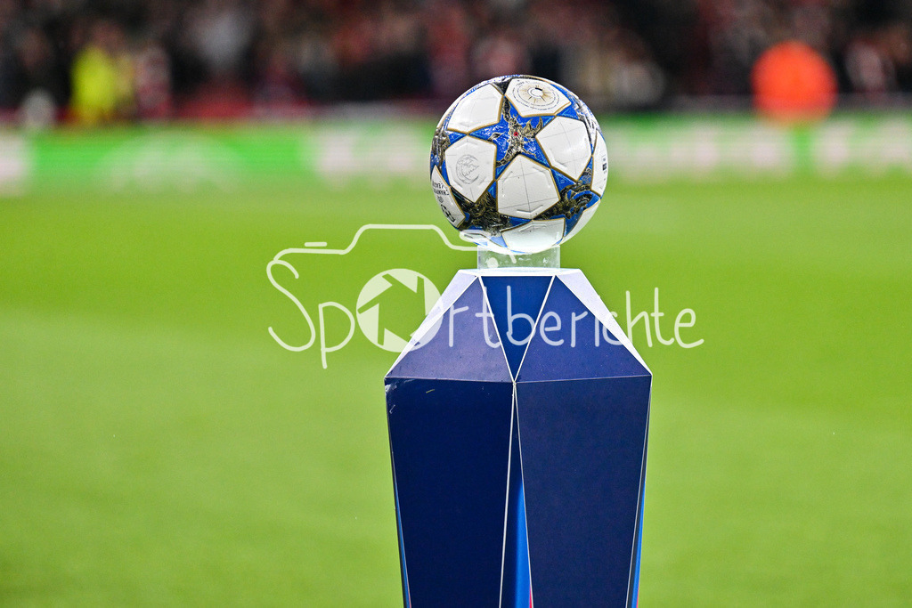 Arsenal FC - FC Bayern München | LONDON, ENGLAND - 26. NOVEMBER: im Bild der ADIDAS Spielball der Partie / Symbolbild beim Ligaspiel zwischen Arsenal London und dem FC Bayern München am 5. Spieltag der UEFA Champions League im Emirates Stadium am 26.11.2025
