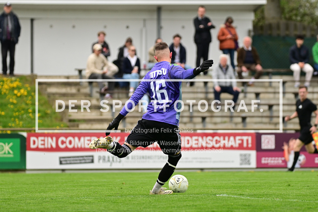 Fußball I Herren I Saison 2024-2025 I Oberliga Schleswig-Holstein I 26. Spieltag I SV Eichede - MTSV Hohenwestedt I 72766 | Der Sportfotograf. - Realisiert mit Pictrs.com