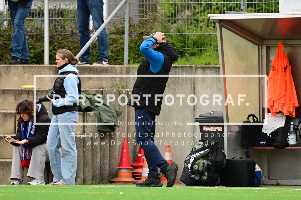 Fußball I Frauen I Saison 2025-2026 I Bezirksliga I 21. Spieltag I Harburger TB - Rahlstedter SC I 164436 | Der Sportfotograf. - Realisiert mit Pictrs.com