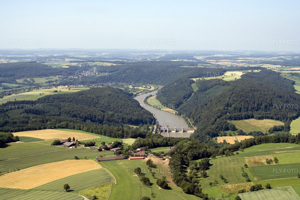 Luftbild: Neckar-Schleuse im Ortsteil Guttenbach in Neckargerach im Bundesland Baden-Württemberg in Deutschland. Foto: IMG_3237.jpg vom 01.07.2006 durch Werner Riehm/FLY-FOTO.de