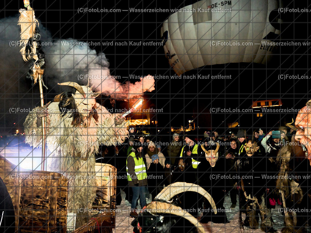 ALP5197_Nacht der Ballone_Gaminger Oetscherteufeln | NACHT DER BALLONE in Lackenhof am Ötscher, Sa 28. Dezember 2024.Mit einer Schauübung der Bergrettung Lackenhof, dem Ballonclub Ötscherland und den Gaminger Ötscherteufeln unter Zusammenarbeit mit der FF Lackenhof, dem Musikverein, dem Pensionistenverband, dem CampingClub, der Schirmbar und Konditorei Czihak, der Fuchswaldhütte und der Pizzeria Venezia, die für die Verköstigung sorgten, sowie der Ötscherliftgesellschaft, der Gemeinde Gaming und dem Ötscher-Tourismusverband.