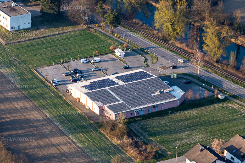 Luftbild: EDEKA Dietz in Hagenbach im Bundesland Rheinland-Pfalz in Deutschland. Foto: IMG_131025.jpg vom 22.03.2022 durch Werner Riehm/FLY-FOTO.deWWW.EDEKA.DE