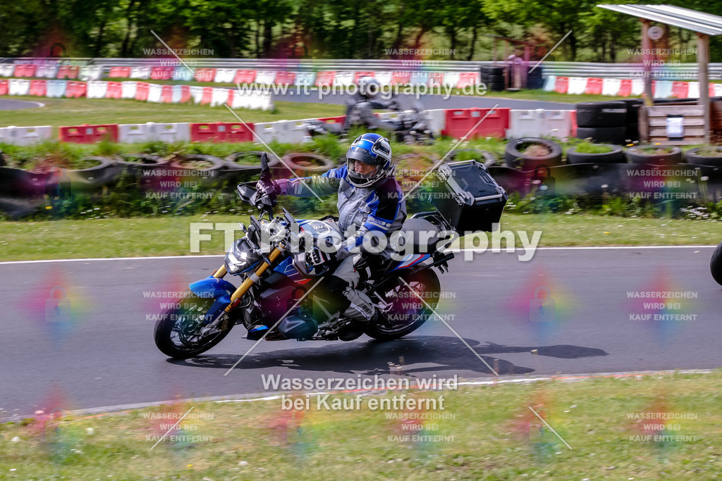 MotoTeamVBK-20956 | Hier findet Ihr Bilder von Touristenfahrten auf der Nürburgring Nordschleife oder von anderen Veranstaltungen die ich besucht habe. Viel Spass beim Durch Schauen 