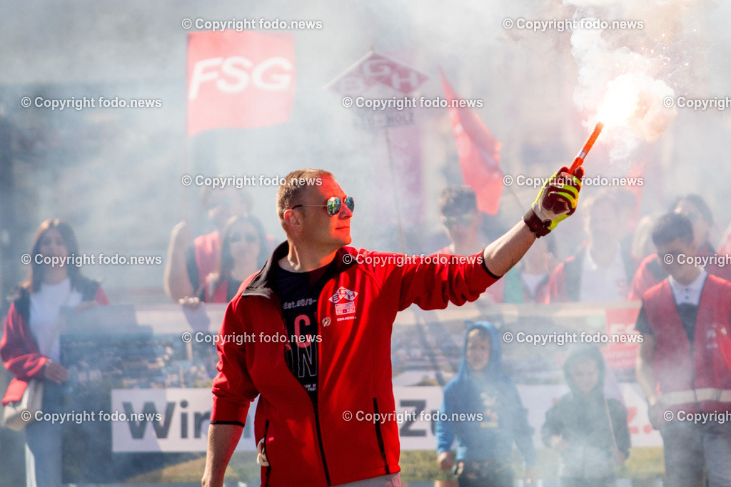Hauptplatz Linz_ 1. Mai Umzug 2025_ 01.05.2025-18 | 01.05.2025, Hauptplatz Linz, AUT, Hauptplatz Linz, im Bild 1. Mai Umzug 2025 Linz Hauptplatz, SPOE 