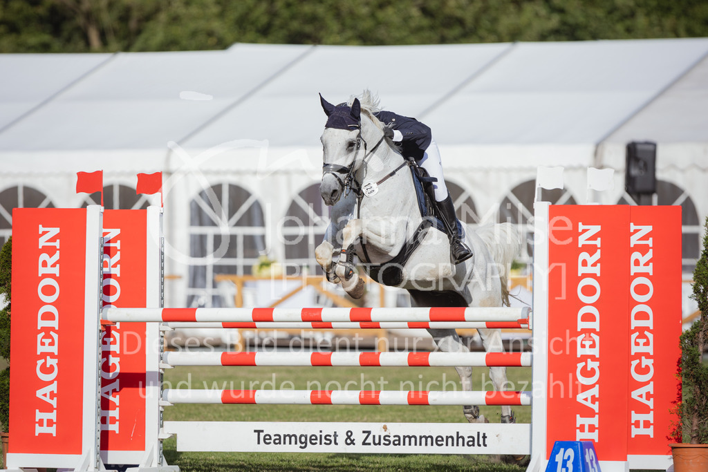 220715_LC_HeinzelmaennchenCup-715 | Deine schönsten Turniermomente als professionelle Fotos! Entdecke hochwertige Pferdesport-Fotografie im Online-Shop. Jetzt Fotos finden & bestellen!