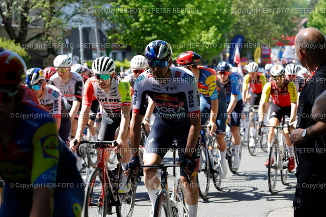 Radrennen Eschborn Frankfurt | 01.05.2025 Radsport Radrennen Eschborn Frankfurt (Main) hier Vorstellung der Teams und Start (Foto: Peter Henrich) - Realisiert mit Pictrs.com