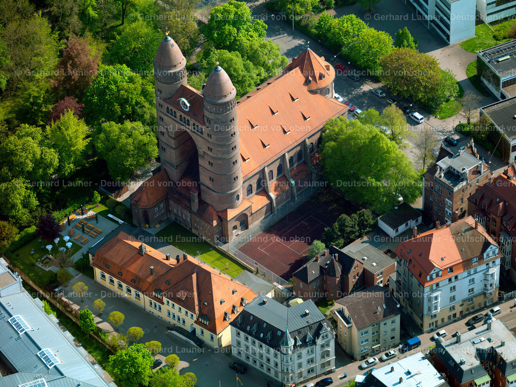 2857953 | Die Pauluskirche in Ulm wurde als evangelische Garnisonkirche in den Jahren 1908 bis 1910  nach Plänen des Architekten Theodor Fischer erbaut. Sie ist die Gemeindekirche der Ulmer Paulusgemeinde