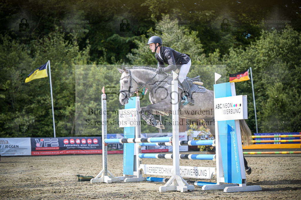 DOS_0403 | Entdecke hochwertige Reitturnierfotos von Foto Oger. Professionell, emotional und authentisch – jetzt Lieblingsmomente im Shop bestellen. - Realisiert mit Pictrs.com